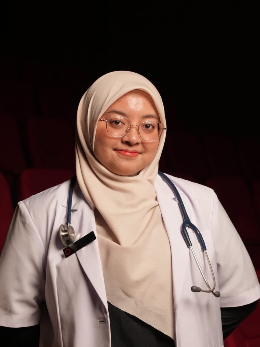 Portrait of dr. Fany Nadya Kamila